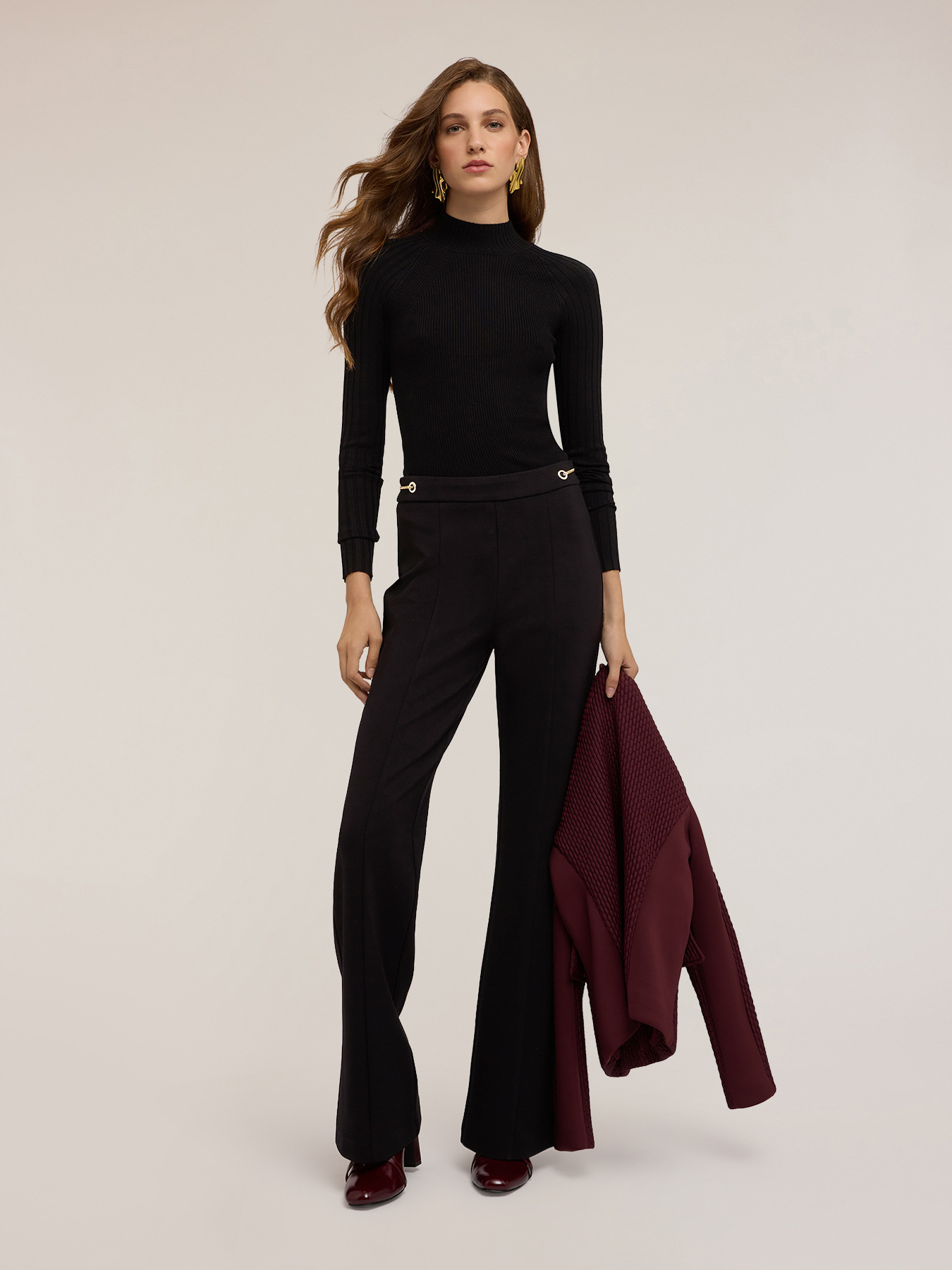 Pulover pe gât cu nervuri mulat pe corp image number 3