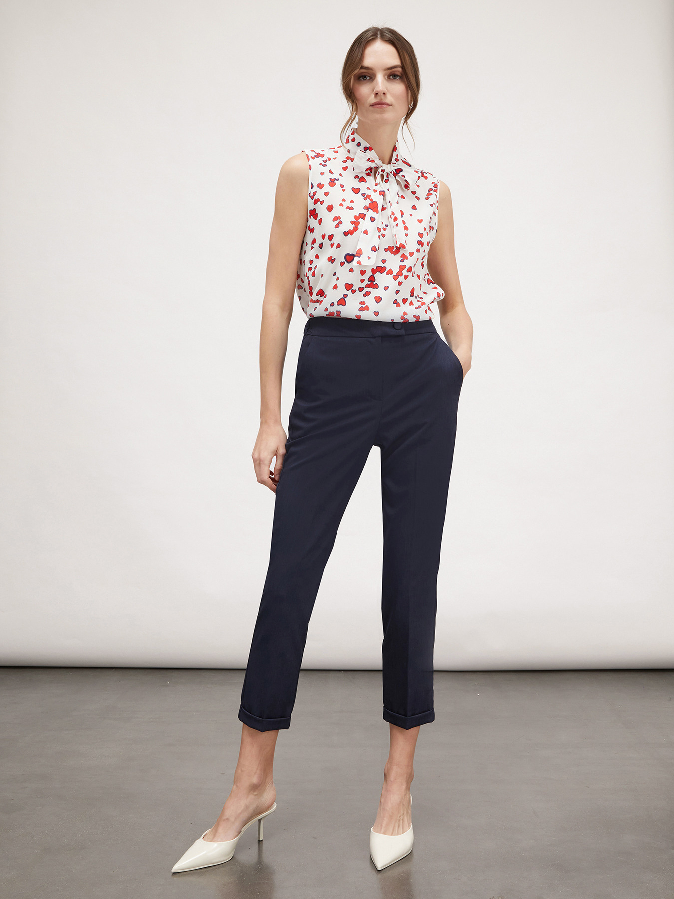 Regular turn-up trousers image number 2