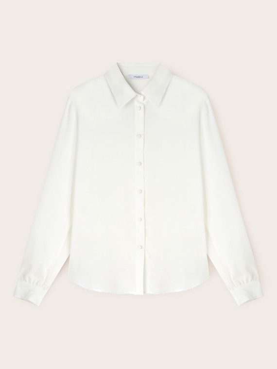 Camisa con botones forrados