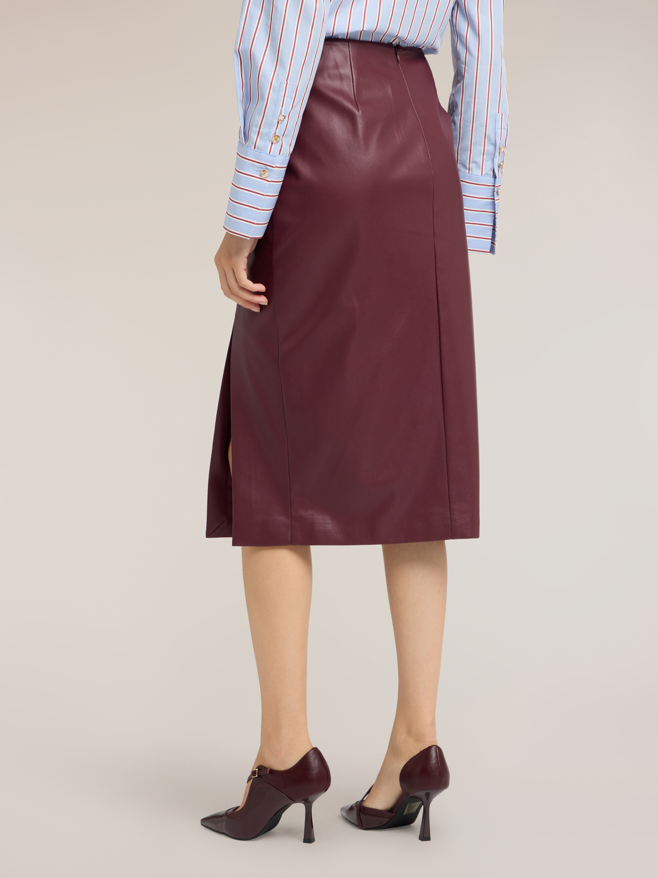 Coated fabric pencil skirt with slit image number 1