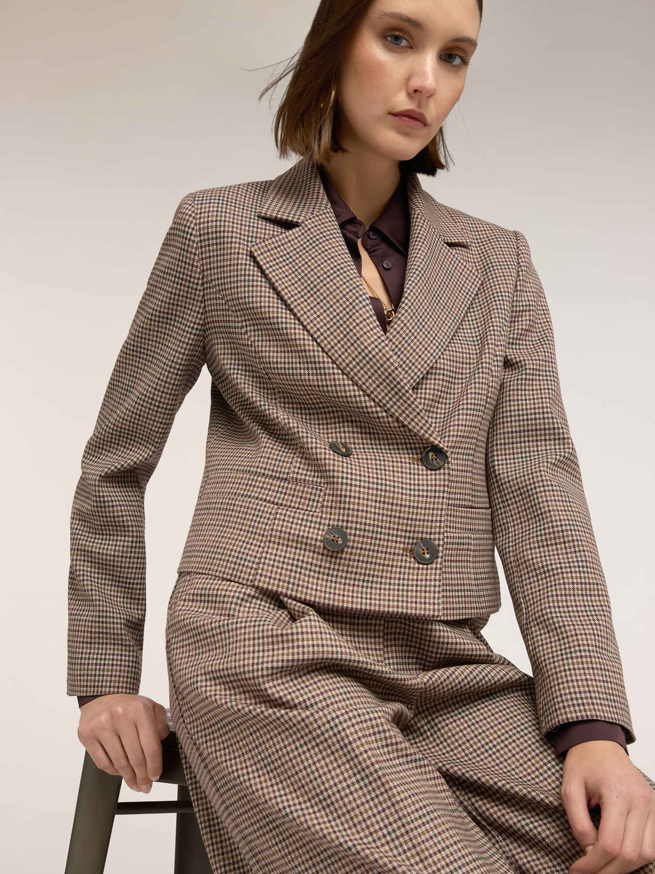 Kurze Doppelreiher-Jacke mit Karomuster image number 3