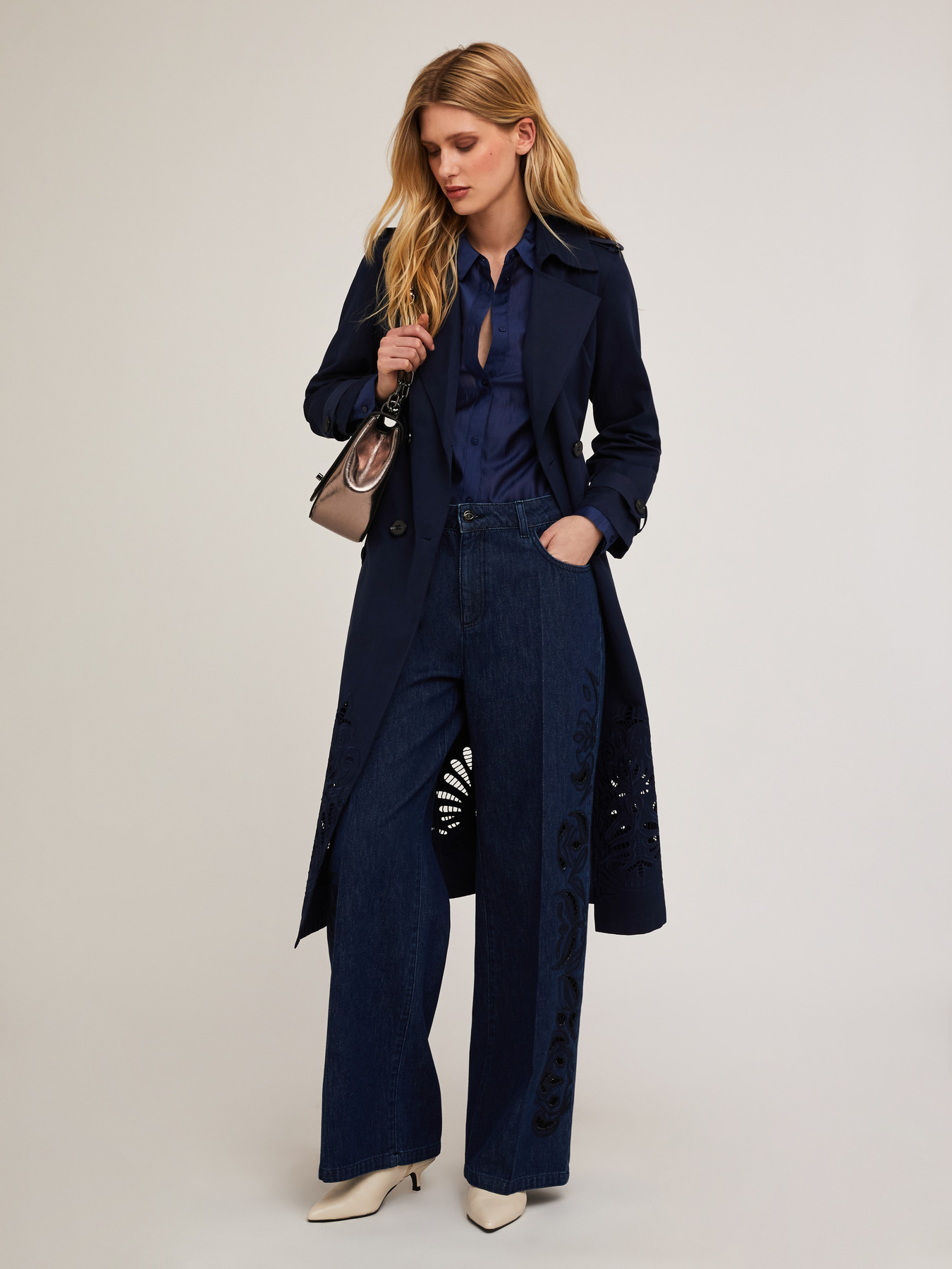 Wide slouchy jeans with embroidery image number 0