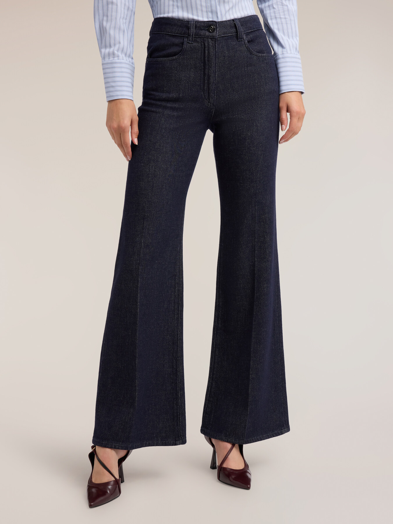 Jean flare taille haute image number 2
