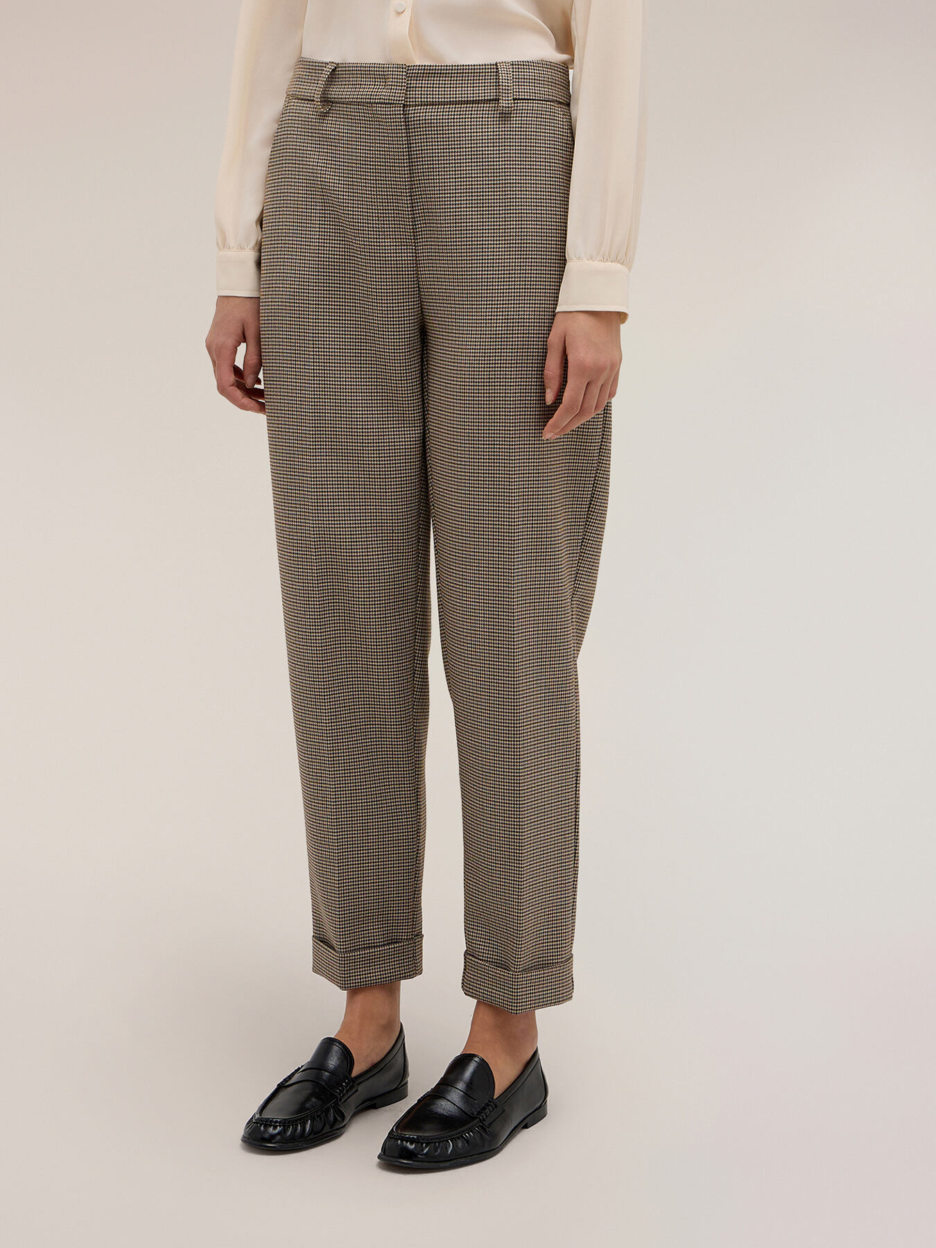 Regular trousers with check pattern turn-up image number 1