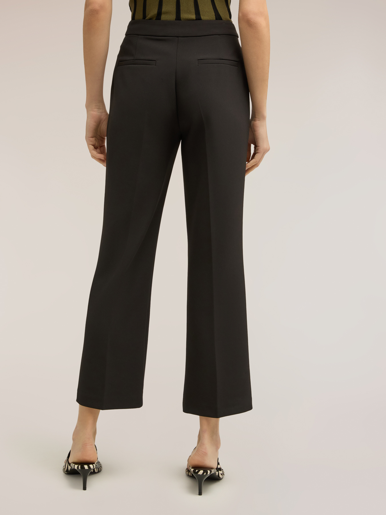 Pantalon cropped en cady cr&ecirc;pe image number 1