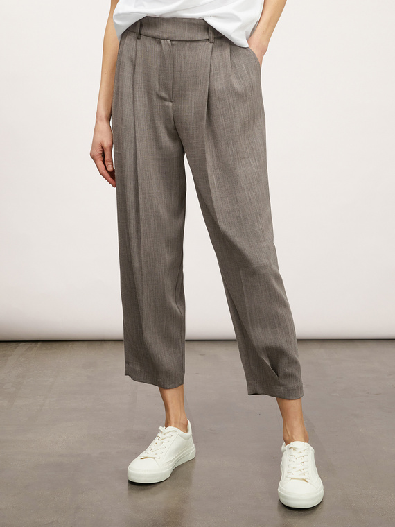 Carrot fit trousers with pleating