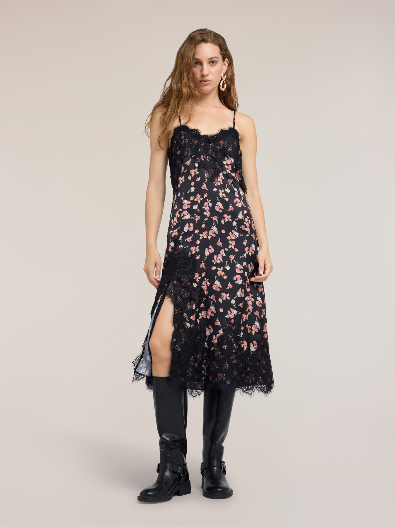Robe en georgette avec imprim&eacute; fleuri et dentelle image number 2