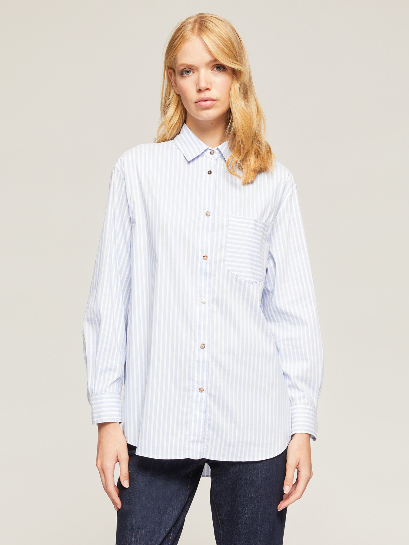 Gestreifte Oversize-Hemdbluse image number 0