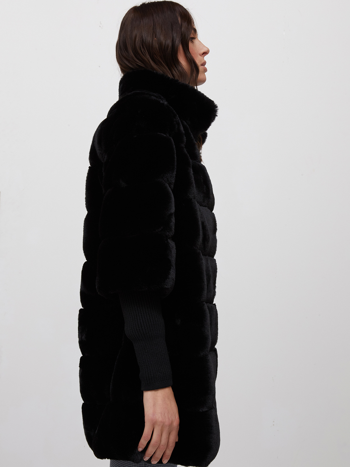 Cappotto in simil pelliccia image number 2