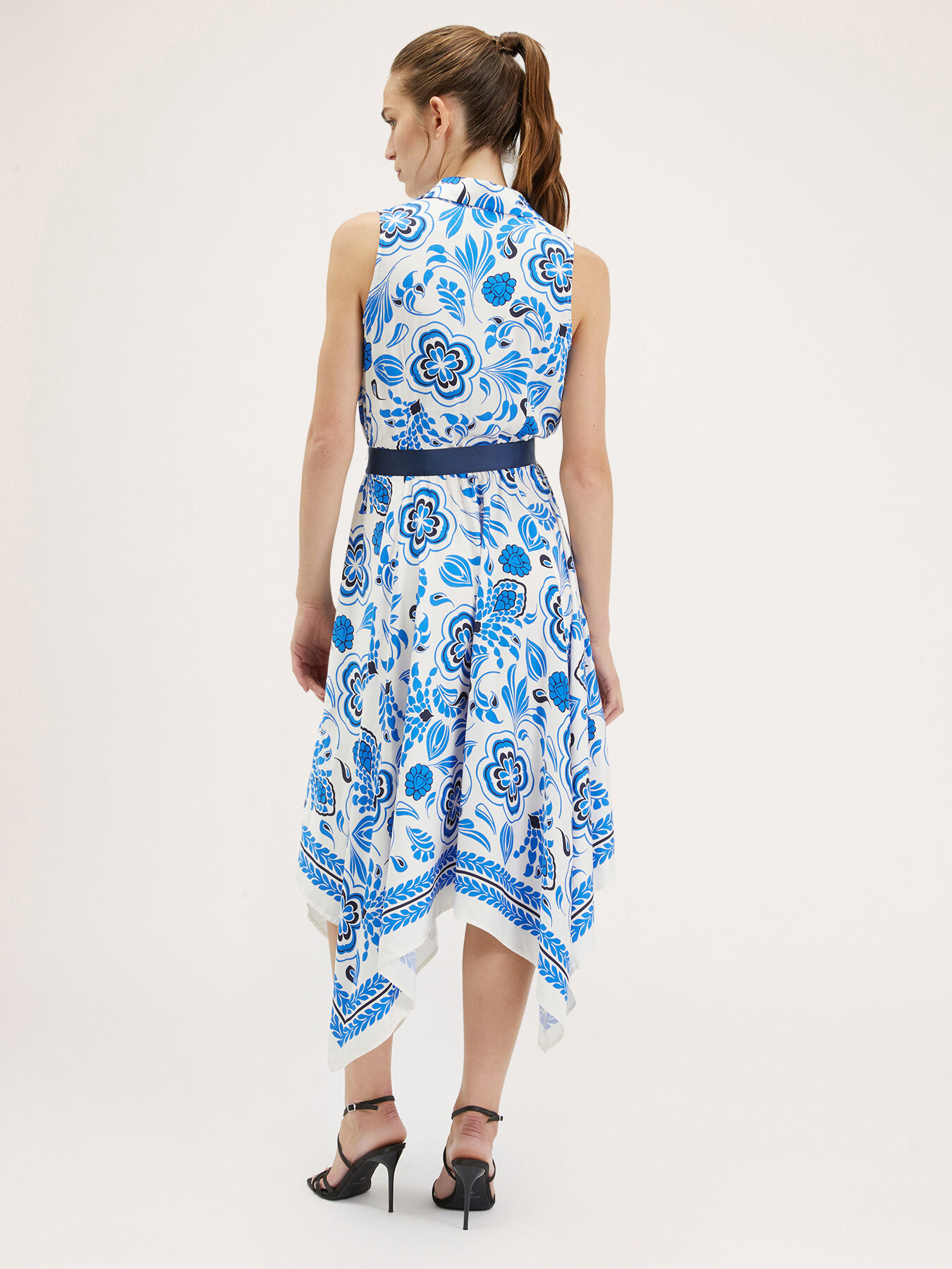 Dress with scarf pattern and asymmetrical hem image number 1