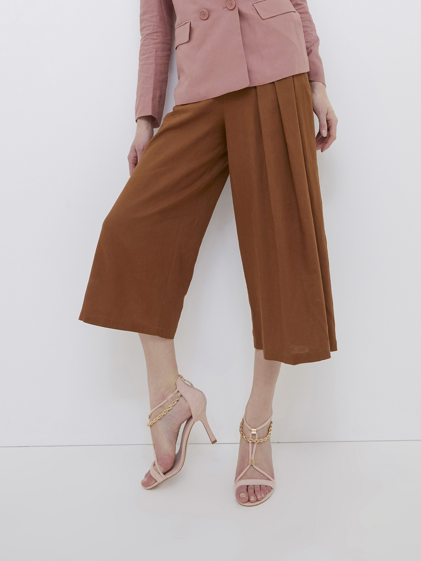 Sandales effet suède avec chaîne image number 3