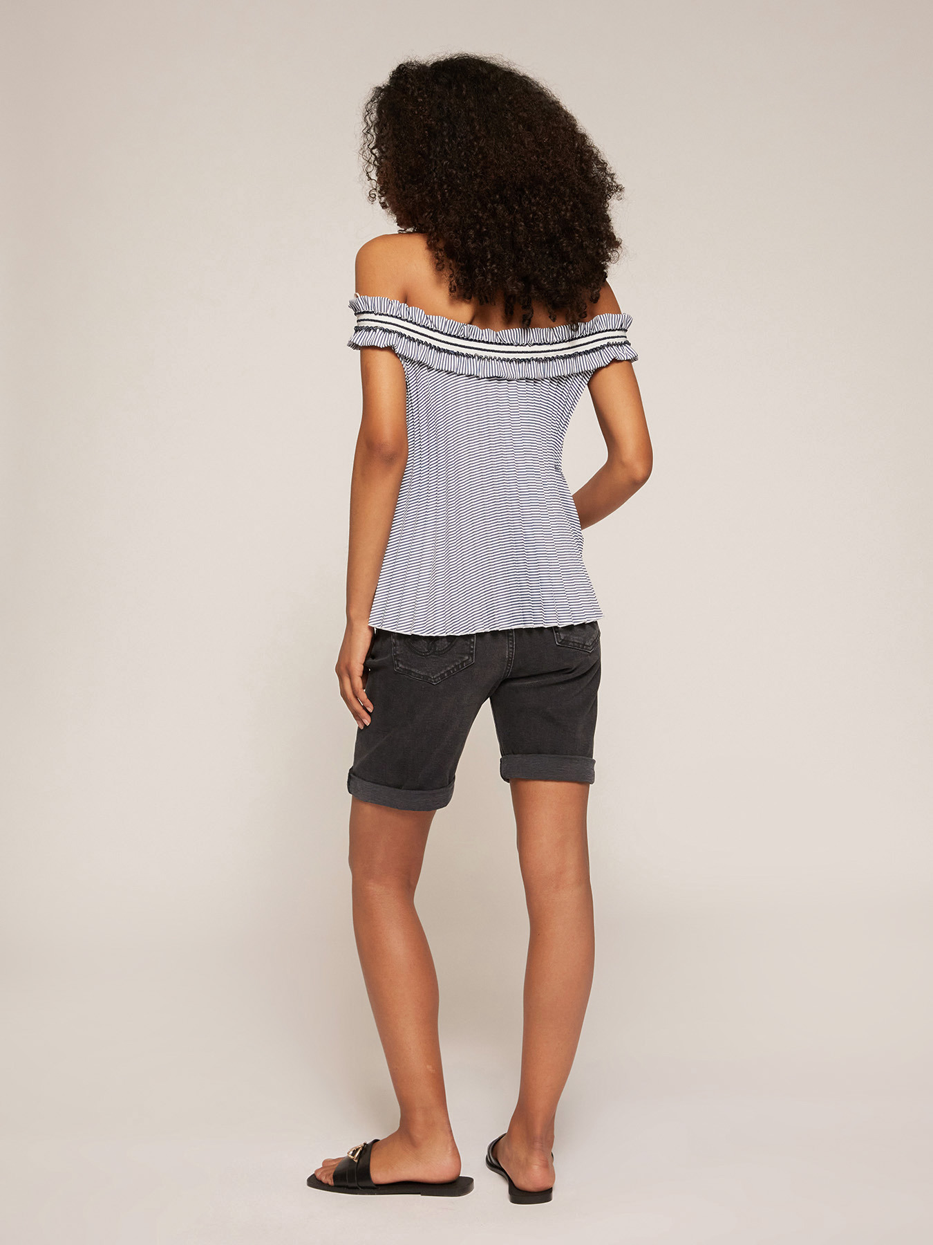 Shorts in denim image number 1