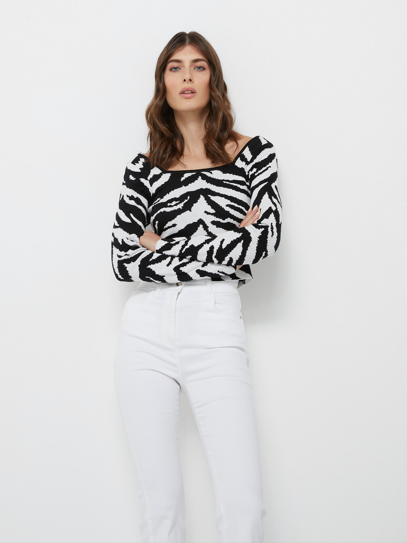 Zebra pattern jacquard sweater image number 0
