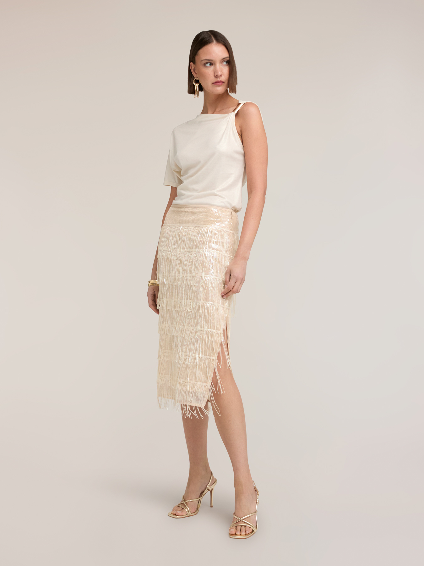 Laminiertes T-Shirt mit asymmetrischem Ausschnitt image number 4