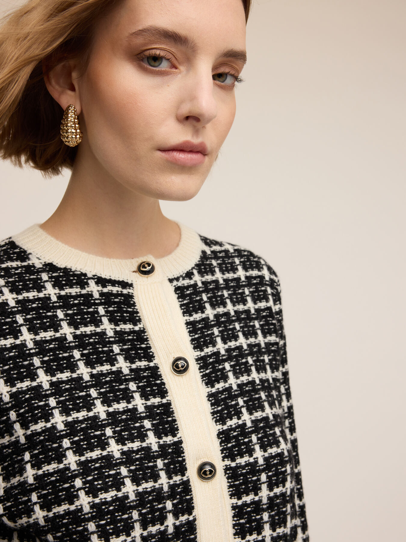 Check knit cardigan with buttons image number 2