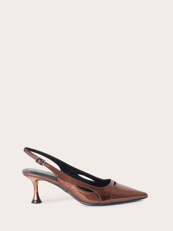 Laminated slingback pumps with cut-out