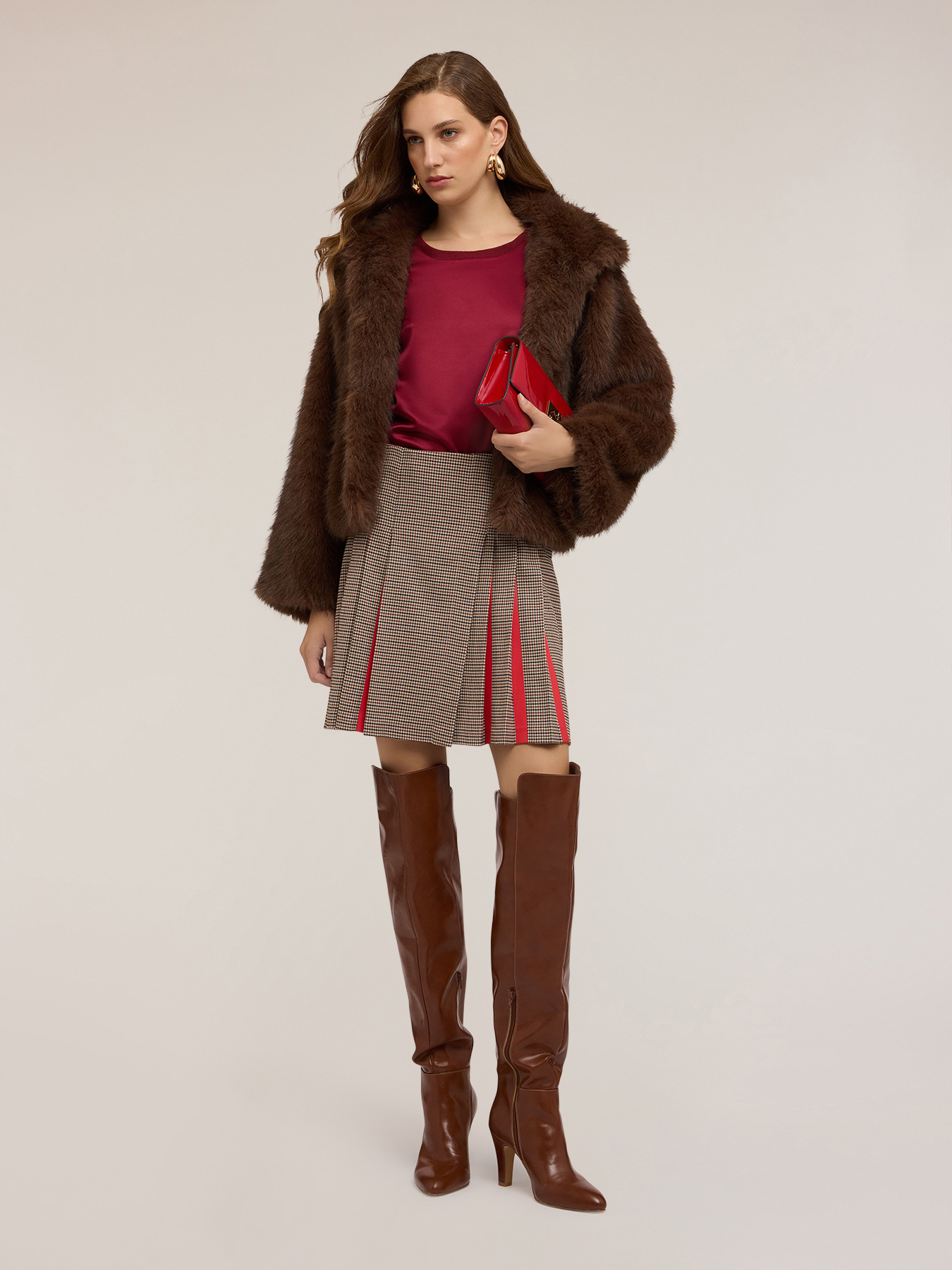 Giubbotto corto con collo alto image number 2