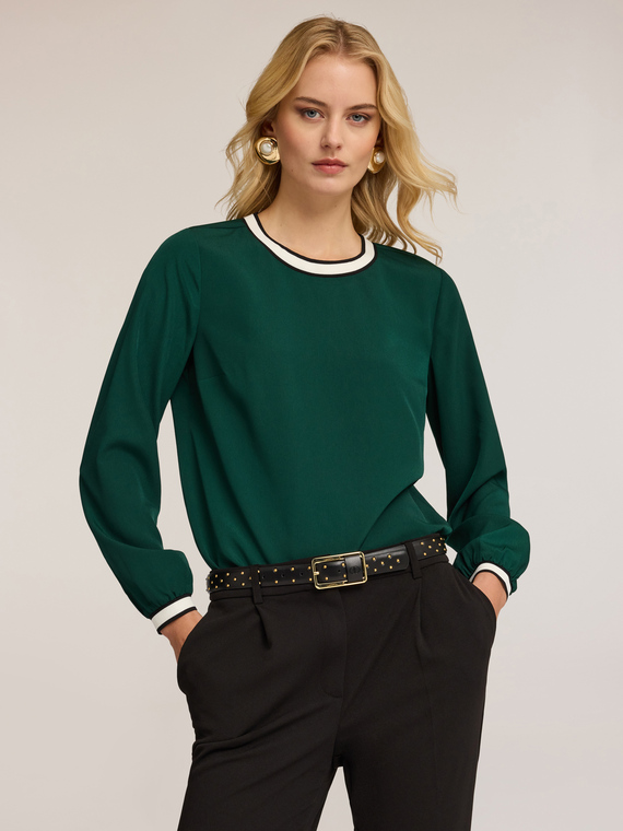 Blouse with contrasting edges
