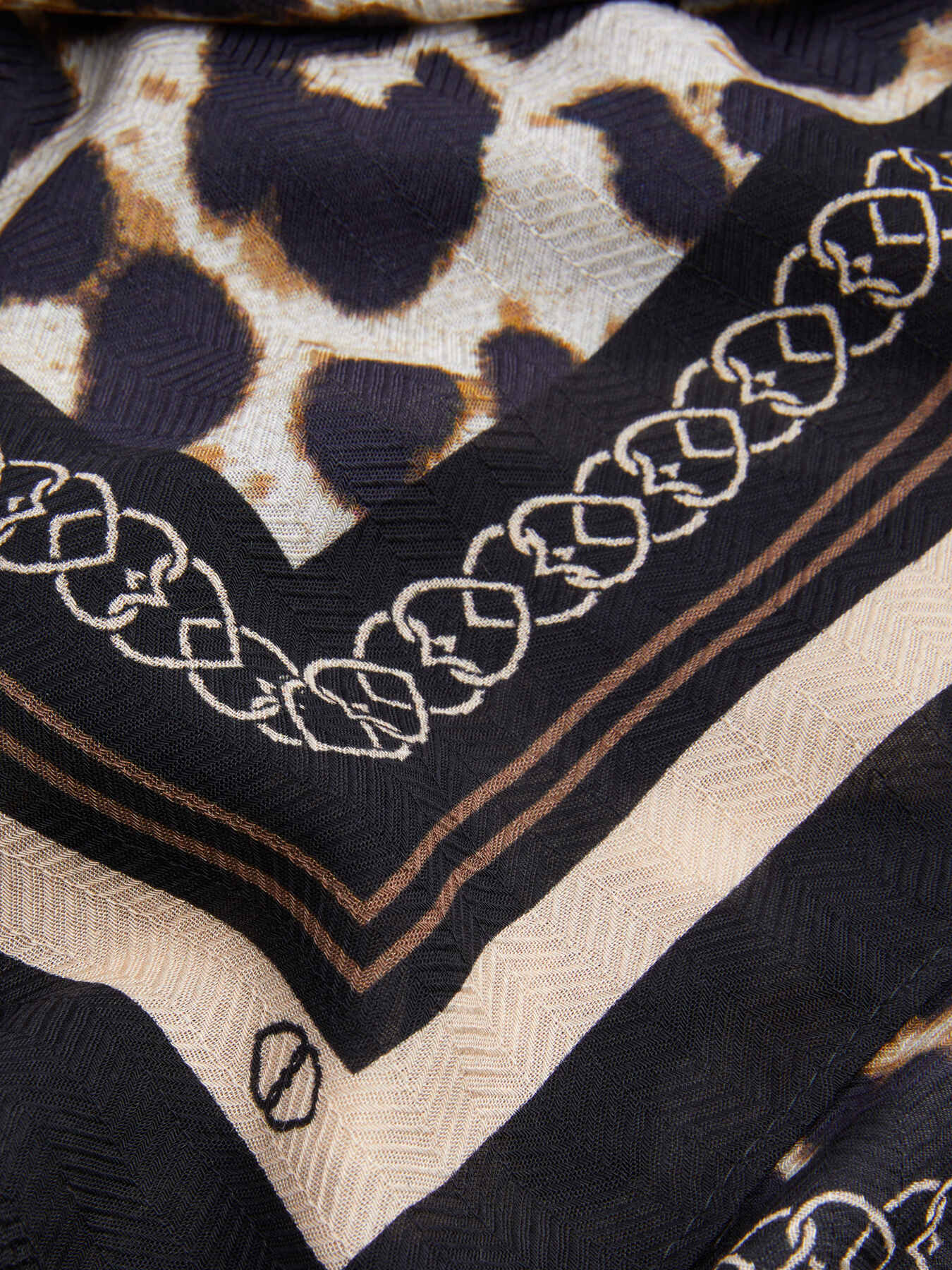 Printed scarf image number 1