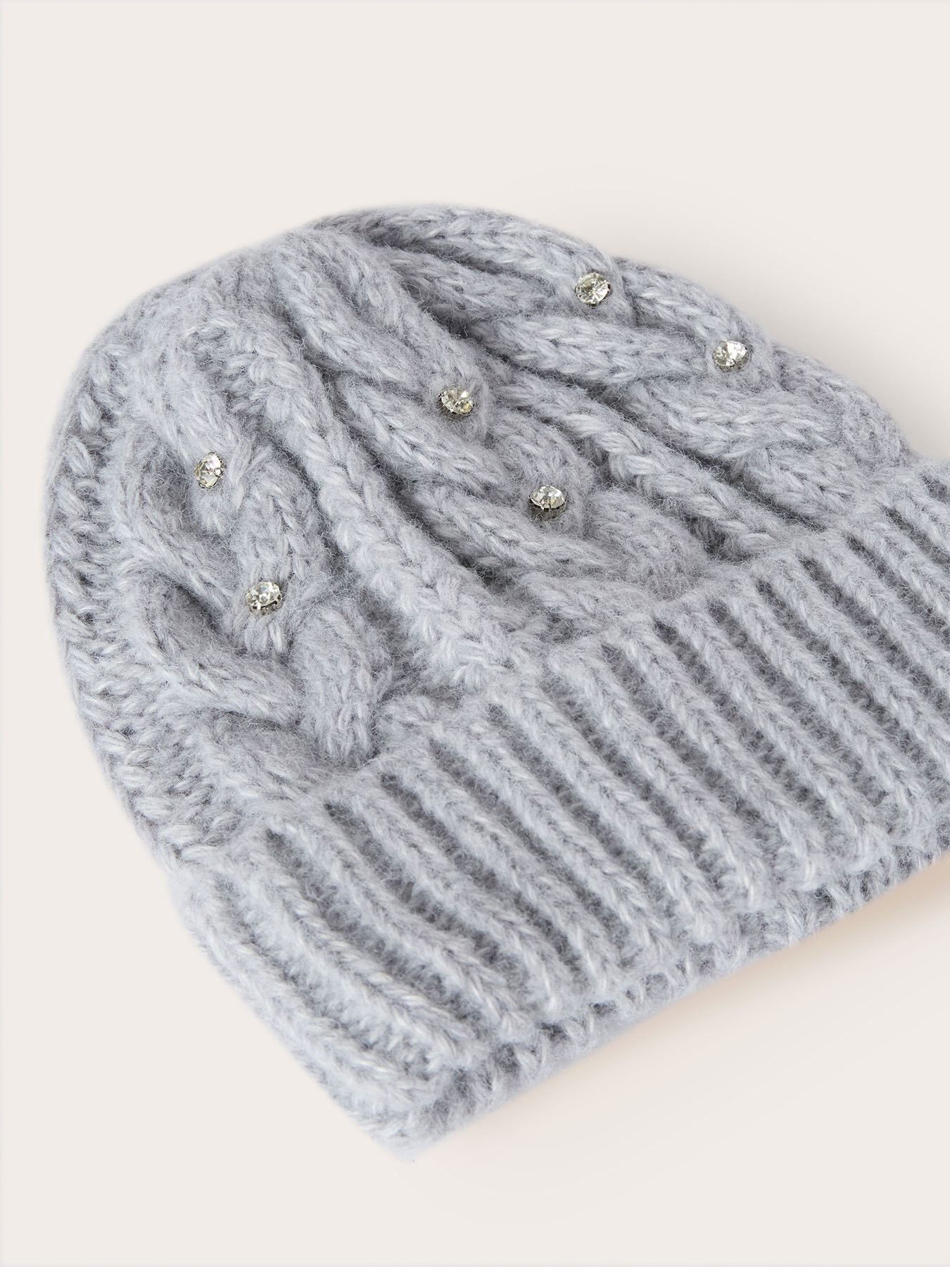 Scarf and hat set with crystal stones image number 1