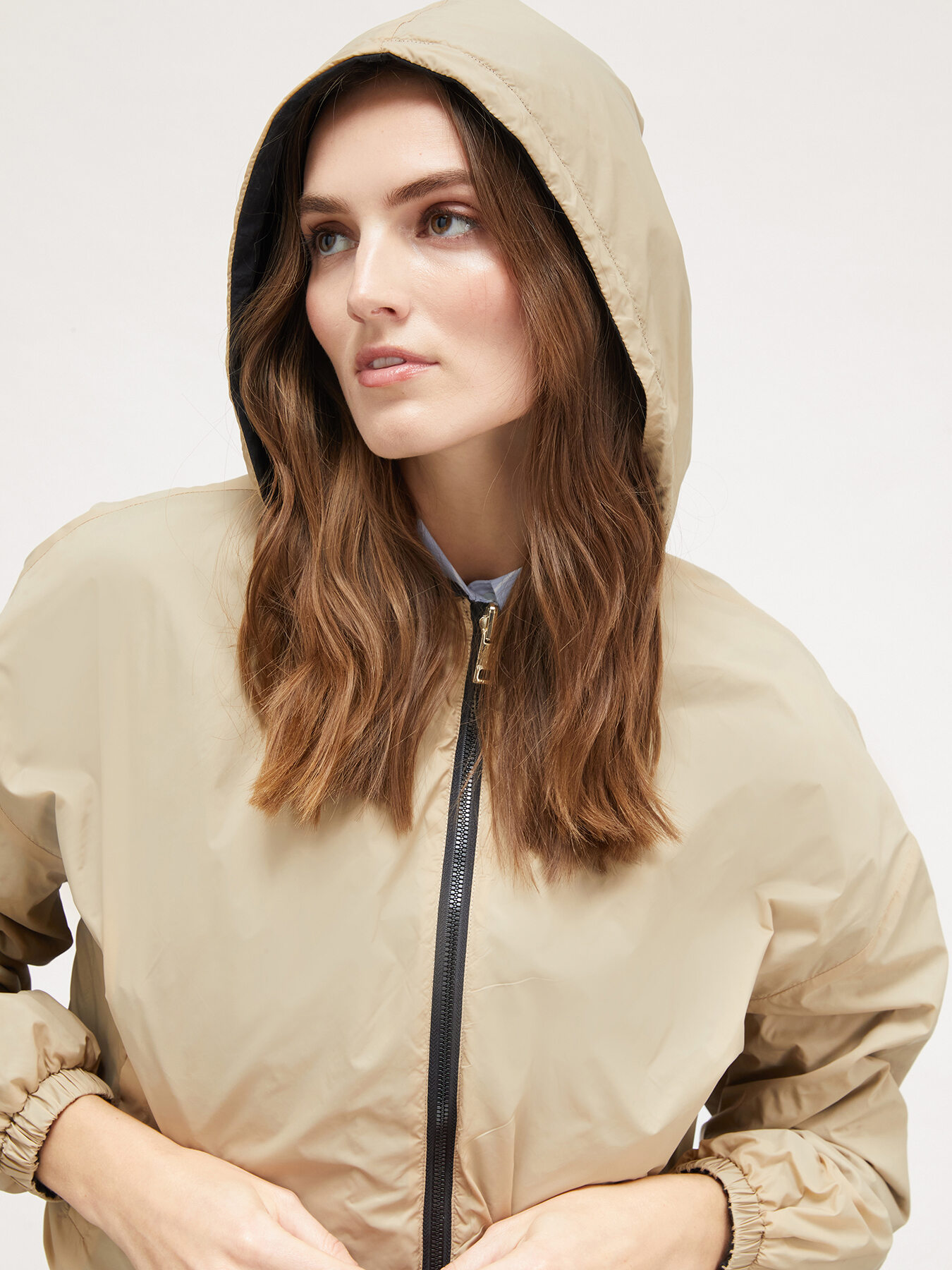 Kurze Nylonjacke, beidseitig tragbar image number 3