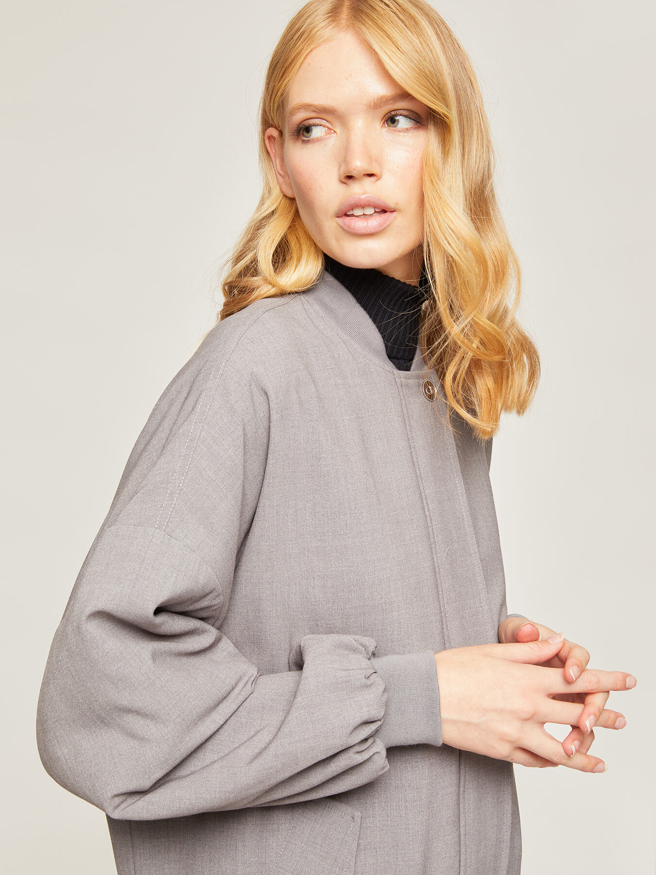 Lightweight padded bomber jacket image number 2