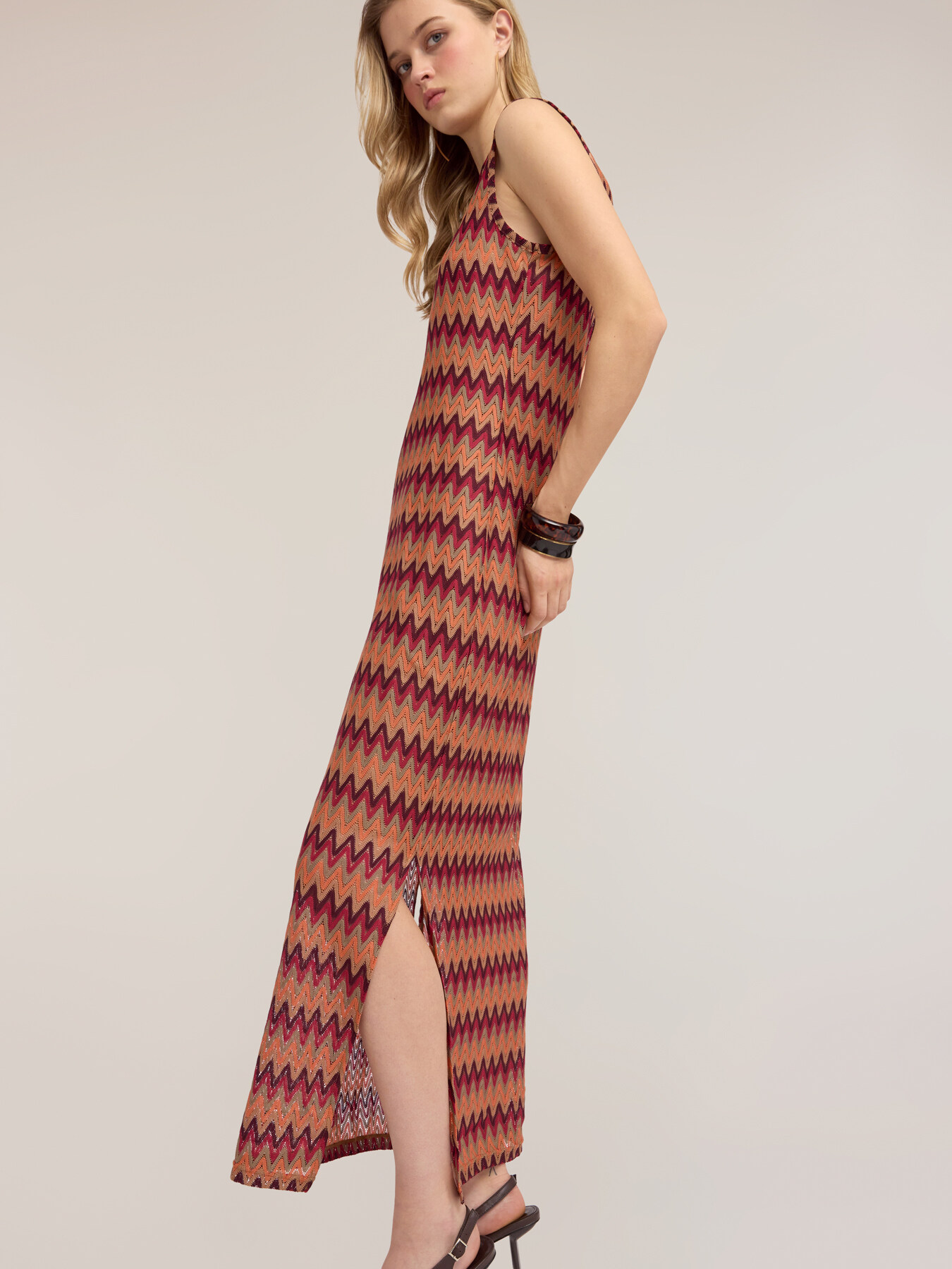 Long chevron pattern knit dress image number 3
