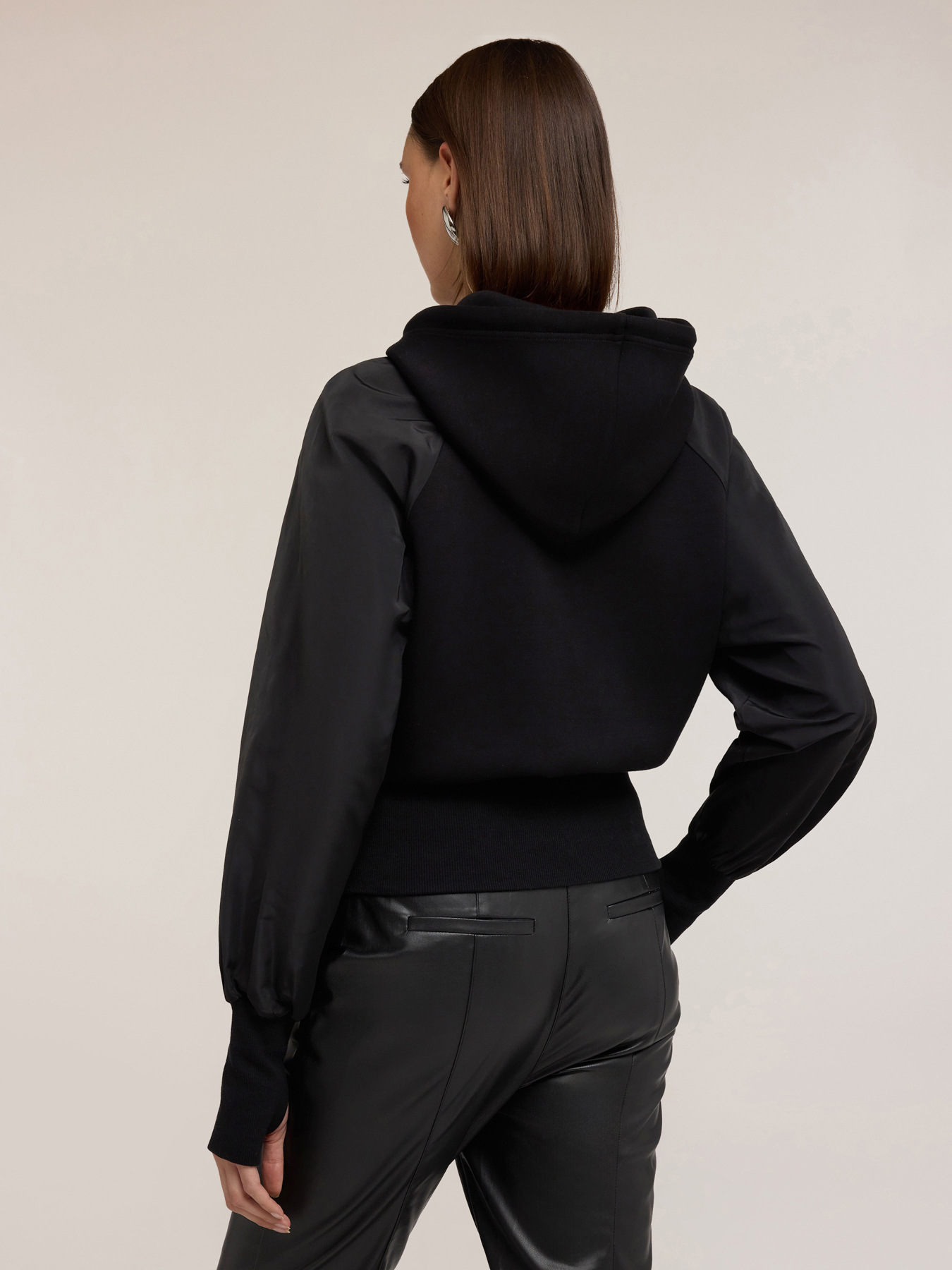 Sudadera cerrada con capucha image number 1