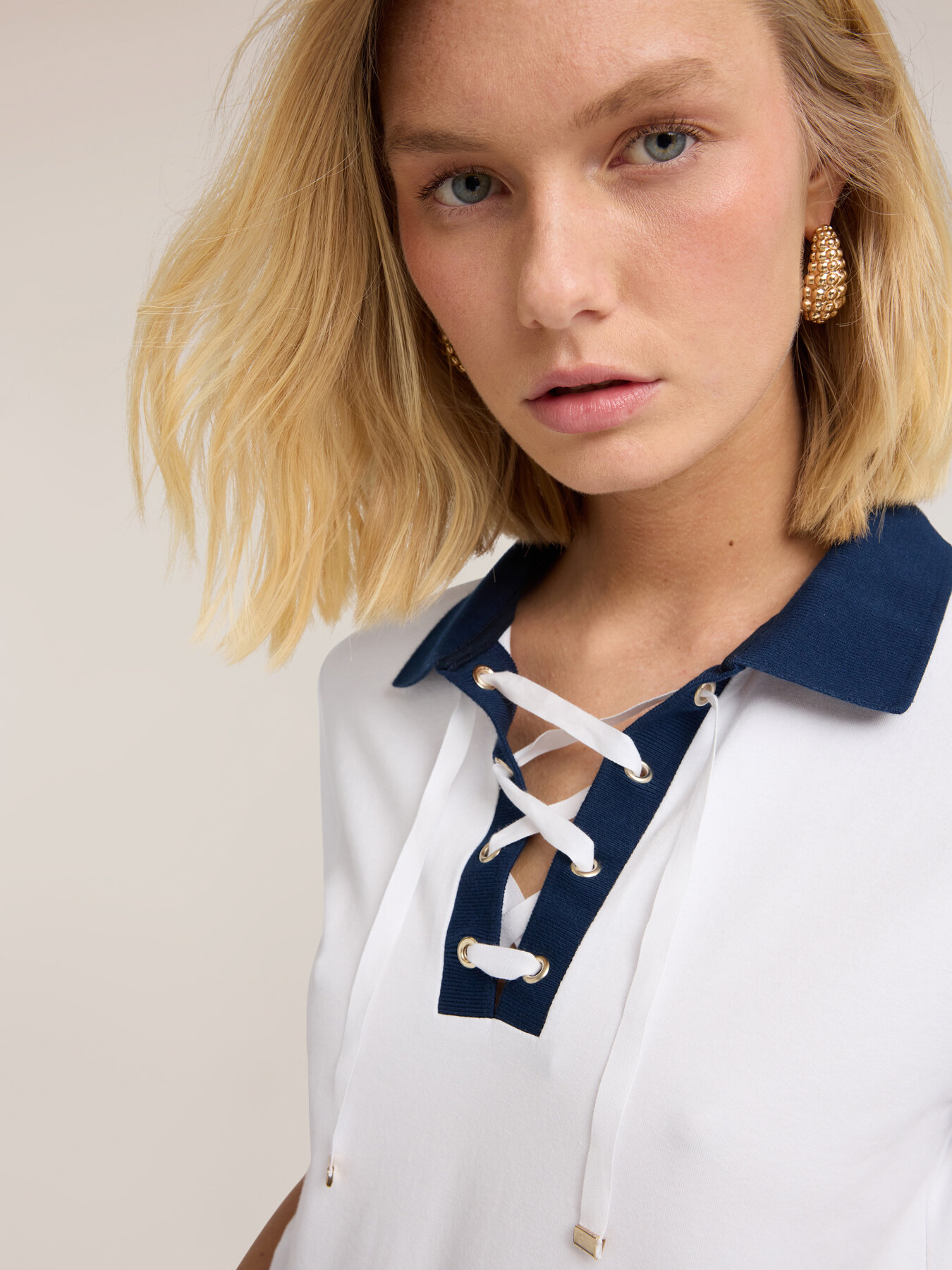 Polo with contrast collar image number 2