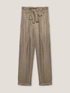 Pantaloni con pinces e cintura image number 3