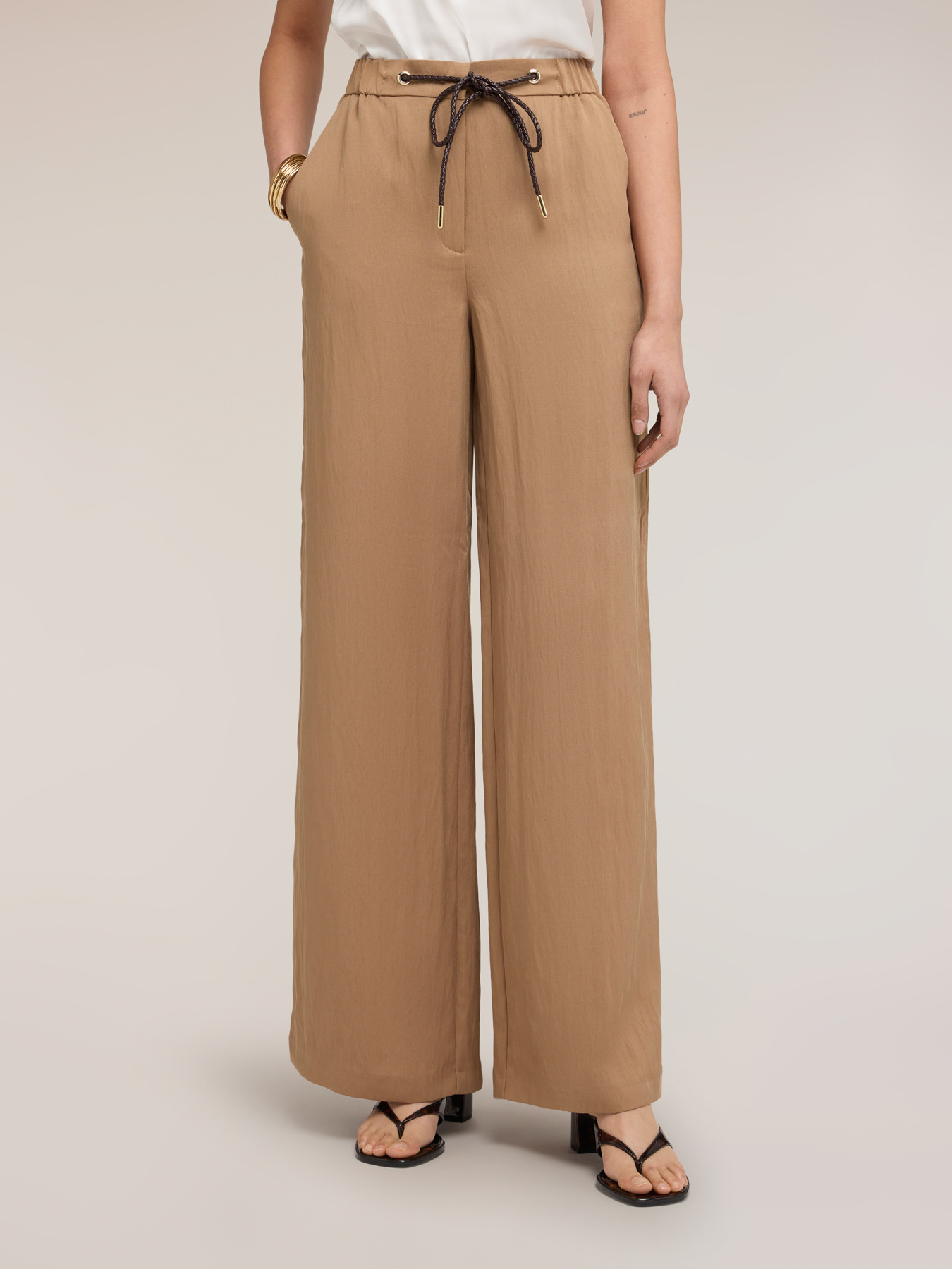 Wide-leg trousers in lyocell blend image number 0
