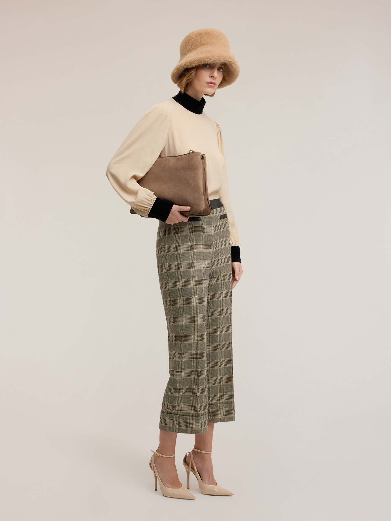 Pantalones cropped te&ntilde;ido en hilo fantas&iacute;a check image number 3