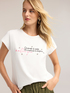 T-Shirt mit Schriftzug und Steinbestickung image number 3