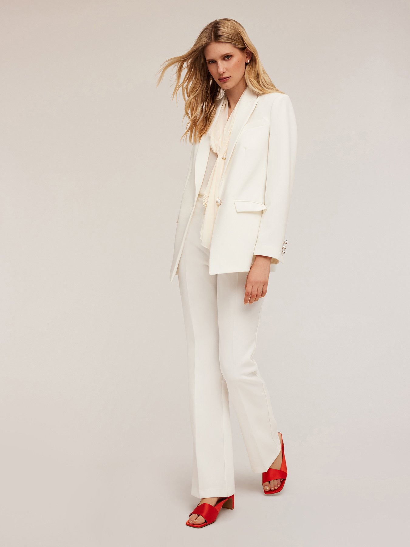 Giacca completo monopetto in tessuto cr&ecirc;pe image number 0