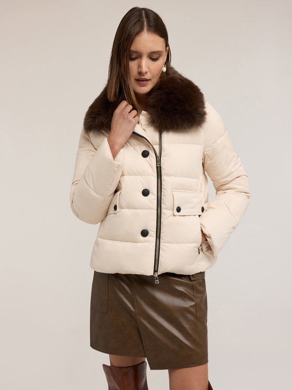 Heavy short down jacket with high collar