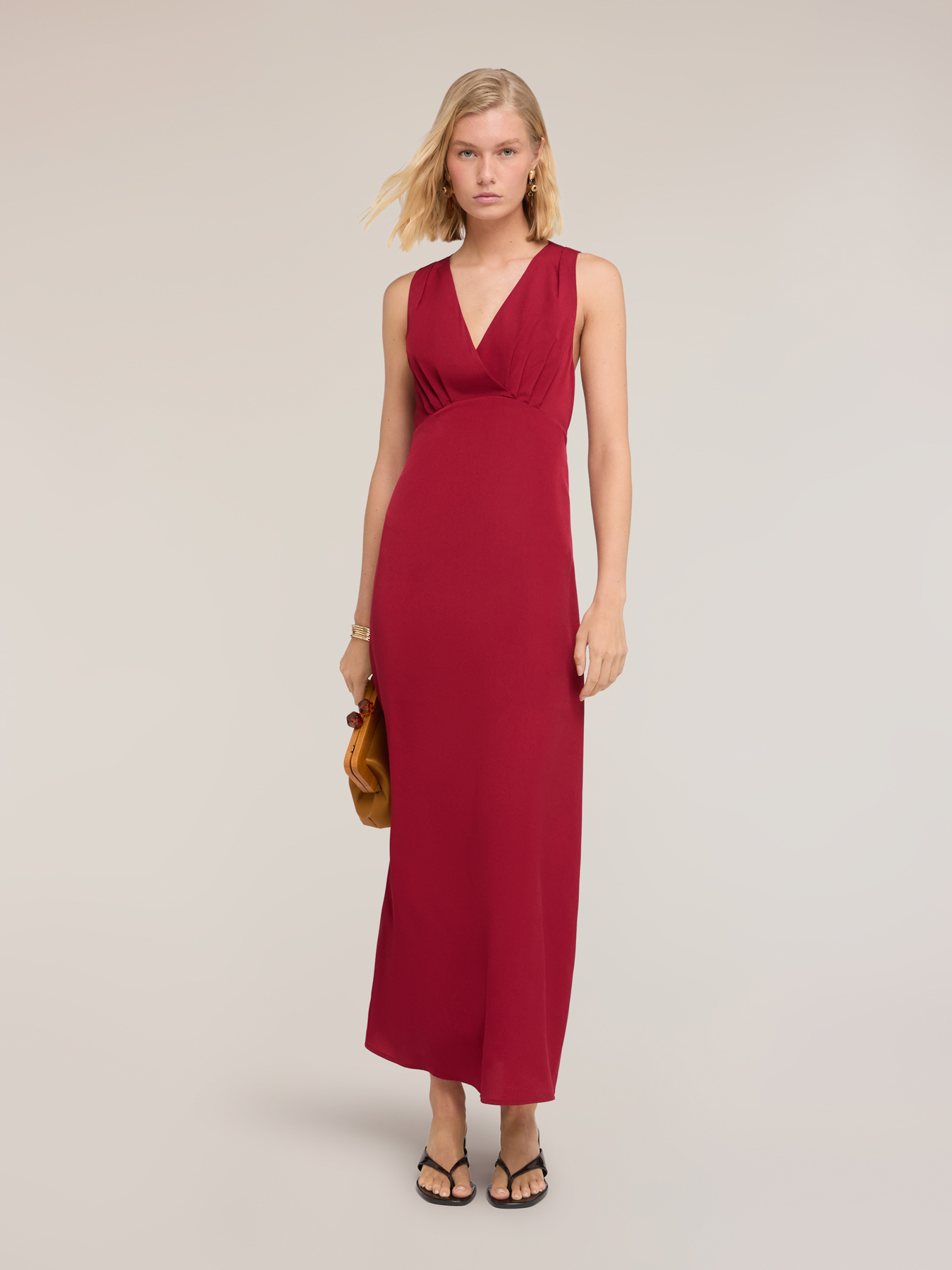 Long cr&ecirc;pe de chine dress with ring image number 0