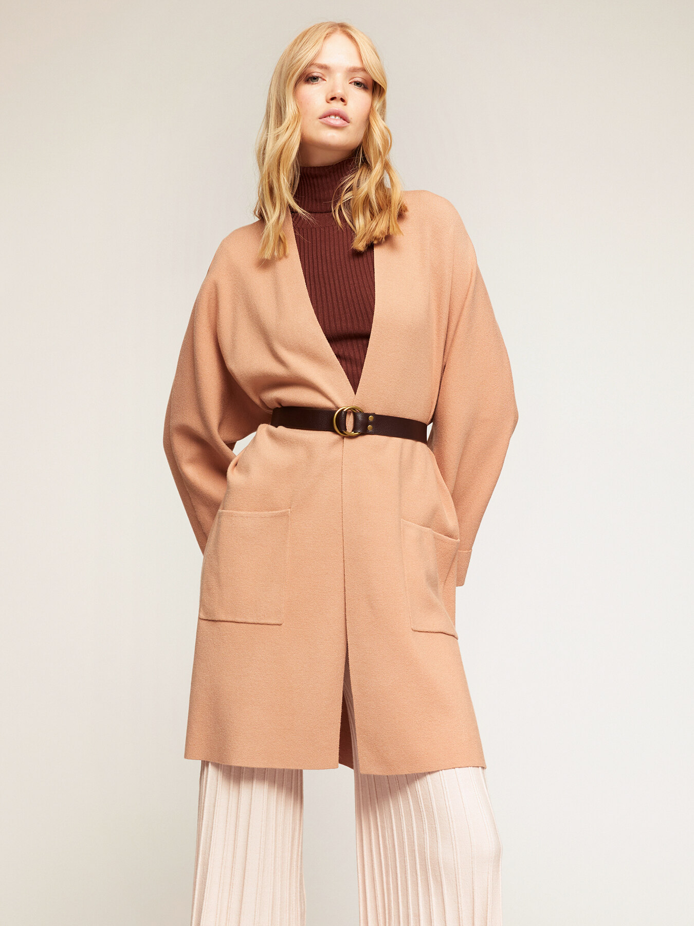 Cardigan lungo in maglia con cintura image number 0