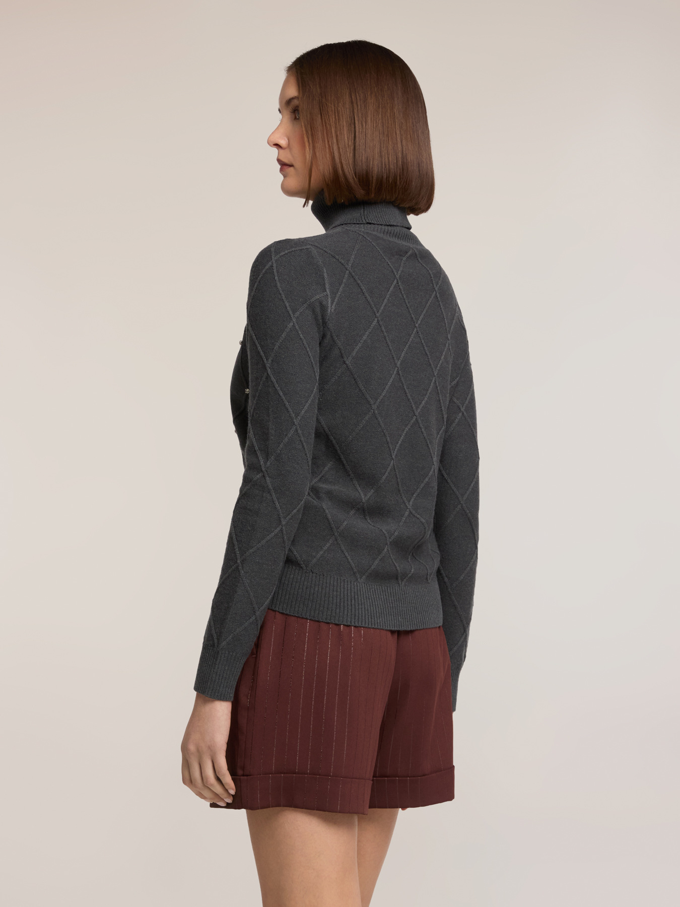 Rollkragenpullover aus Strickware mit Kristallsteinen image number 1