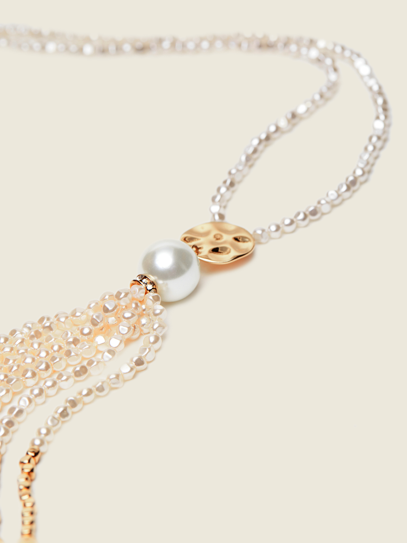 Lange Halskette mit Perlen und Steinen image number 0