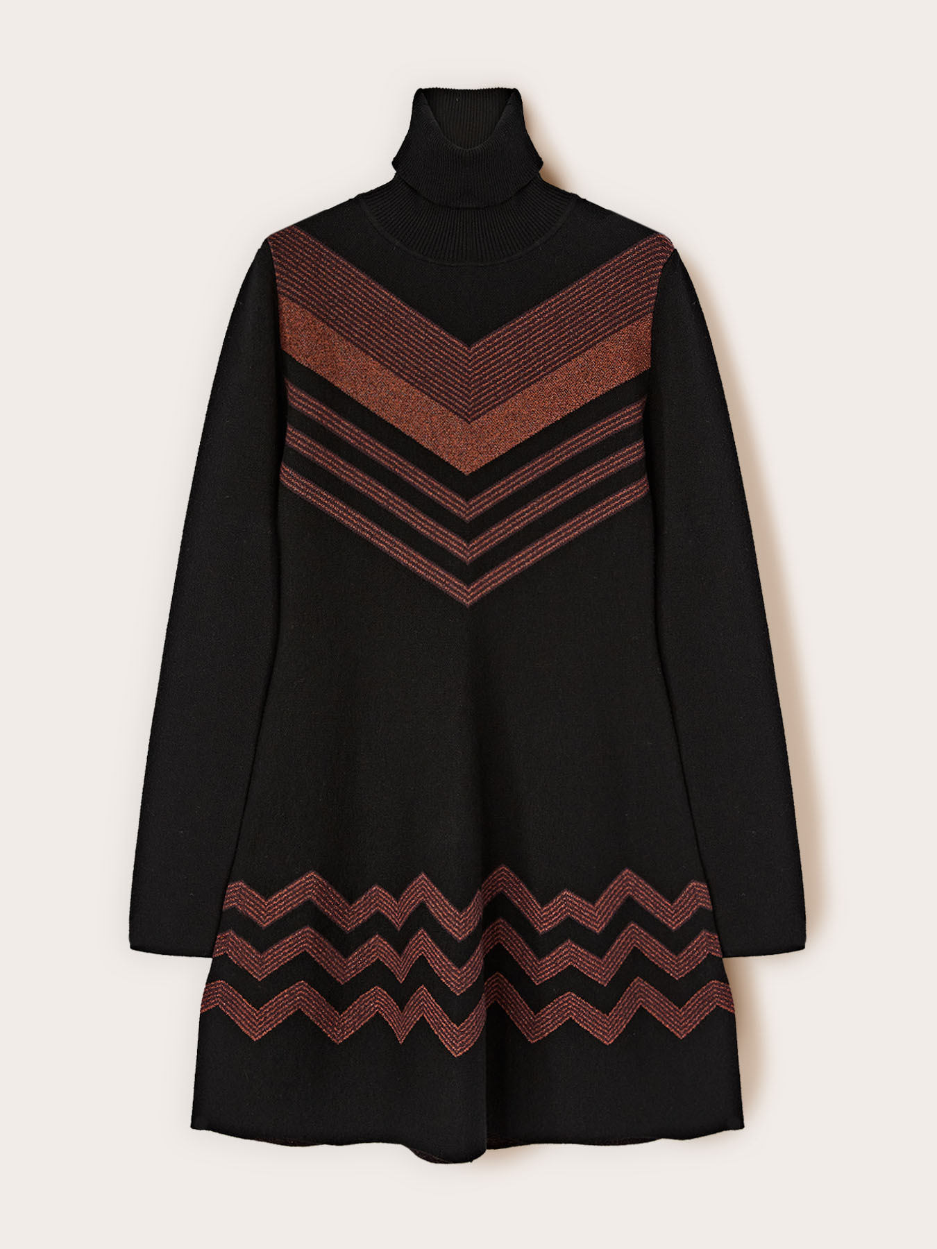 Short knit dress with chevron pattern image number 4