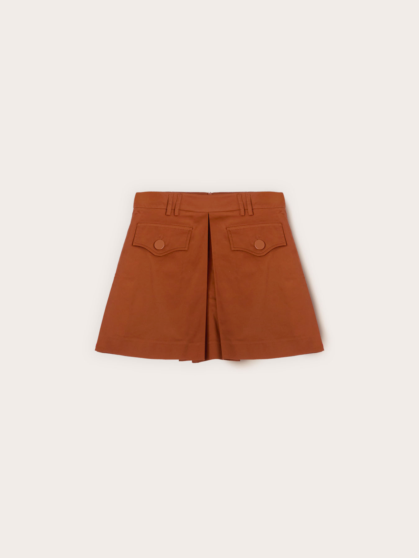 Short taille haute avec pli accord&eacute;on image number 4