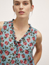 Top con rouches estampado de flores image number 2