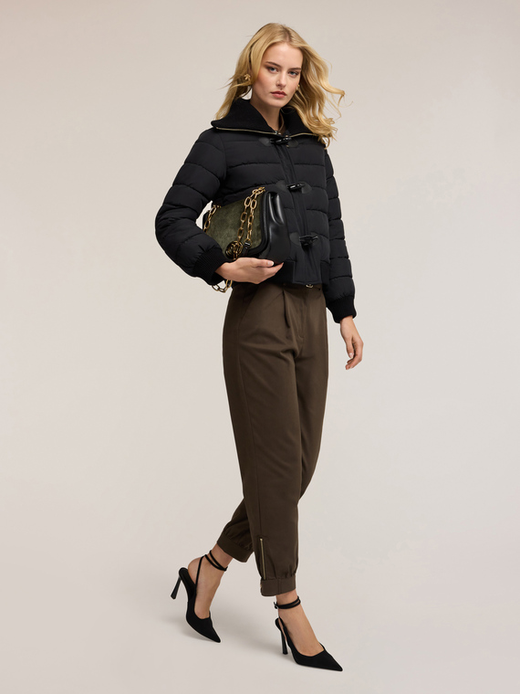 Gesteppte Daunenjacke mit Knebelverschlüssen