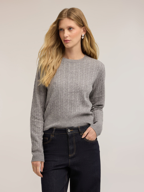 Pull en laine &agrave; torsades