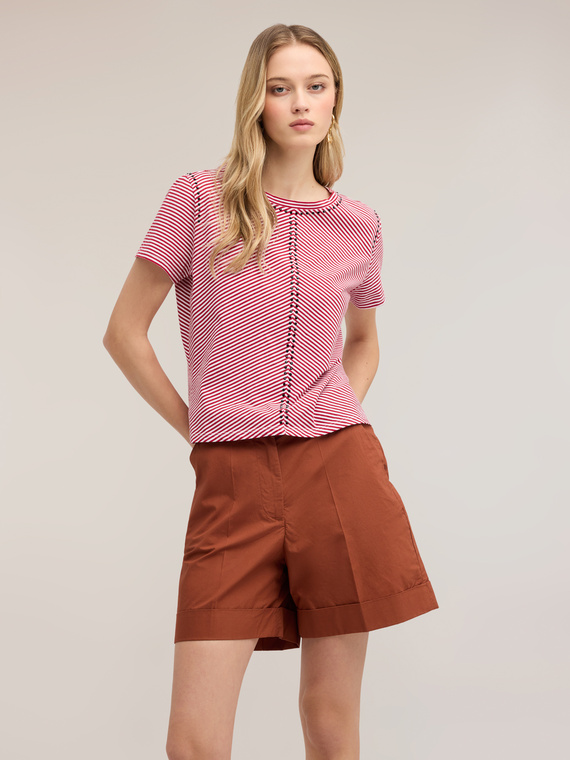 T-shirt a righe con micro borchie