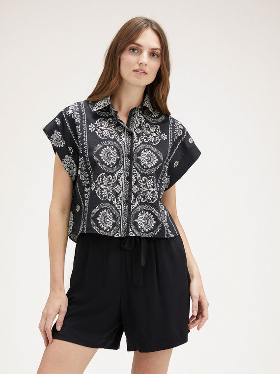Short shirt with ethnic pattern