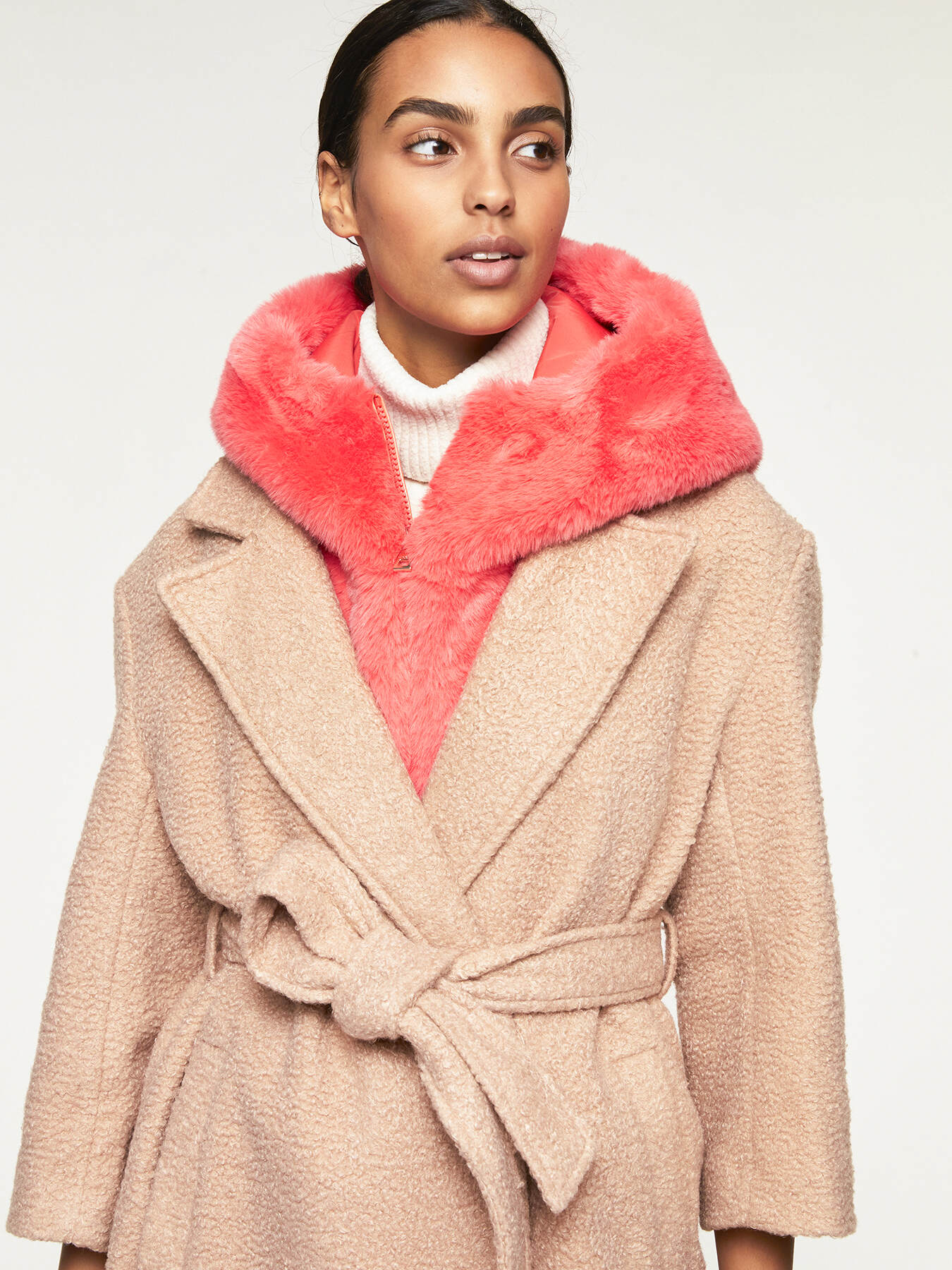 Guler cu glugă din blană artificială image number 0