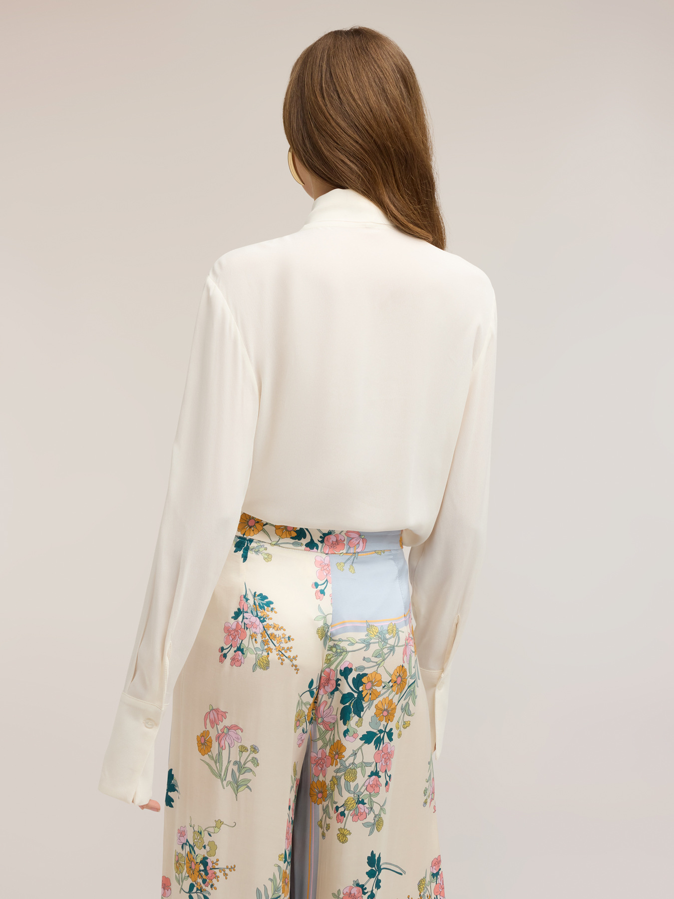 Camicia in georgette con sciarpa image number 1