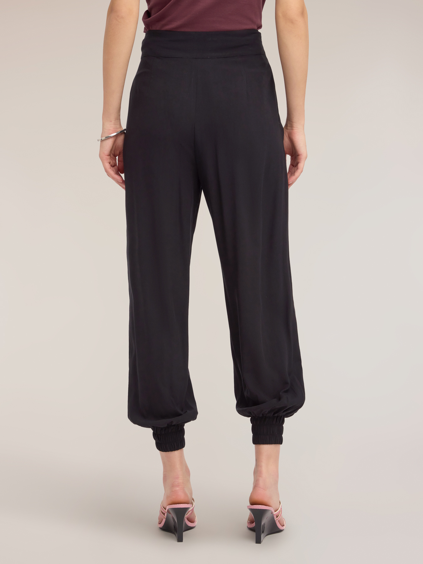 Pantalon en viscose avec poignets au bas image number 1