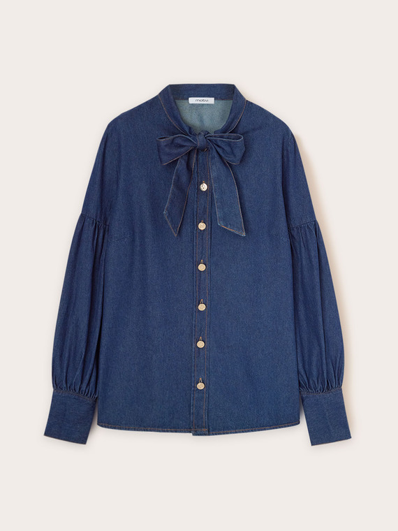 Chemise en jean avec col lavalli&egrave;re